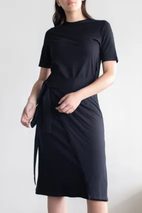 Incline Midi Tie Waist Black SS Dress