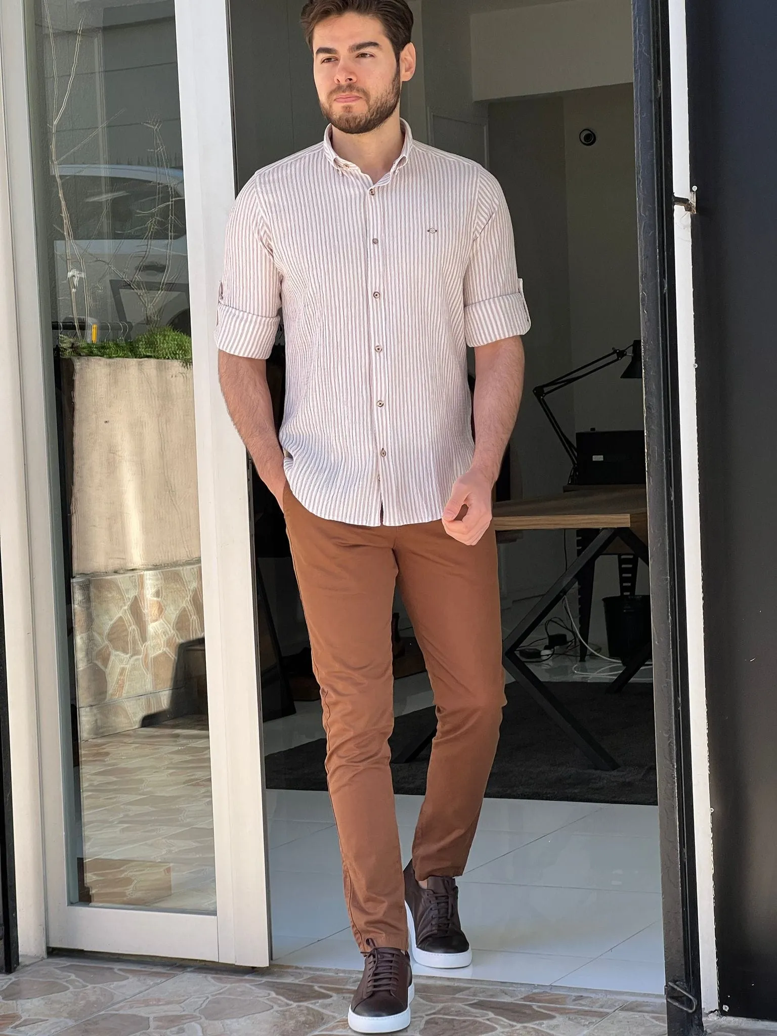 Slim Fit Foldable Sleeve Seersucker Beige Shirt